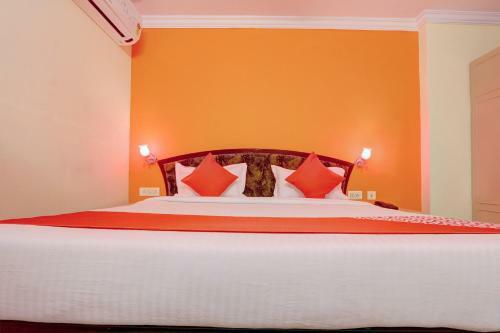 Oyo 10596 Hotel Indu
