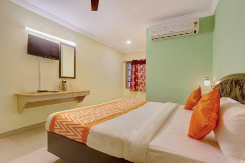 Oyo 10596 Hotel Indu