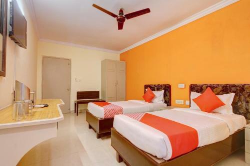 Oyo 10596 Hotel Indu