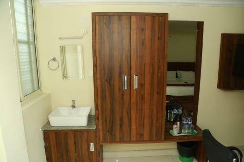 Hotel Cnr Residency