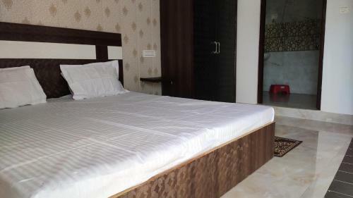 Royal's Home Stay