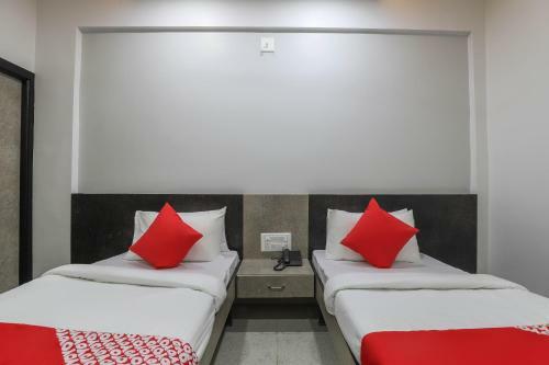 Oyo 49471 Hotel Cm Palace