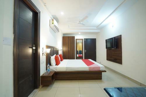 Oyo 86335 Hotel Grey Orchid