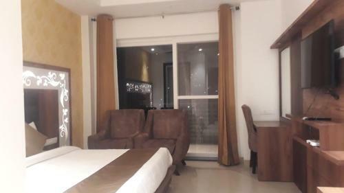 R.r. Hotel & Resort