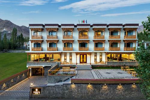 Samaya Hotel