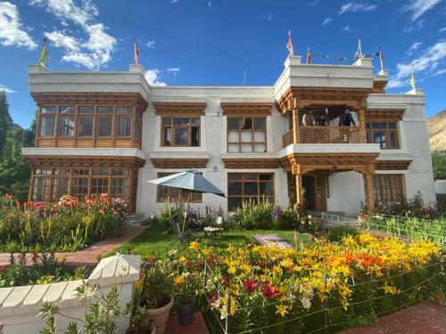 Hostal Namra Villa