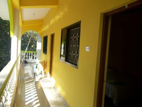 Hostal Vitorino Palace Totem Guest House