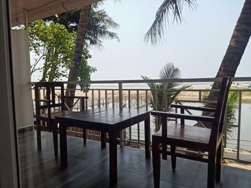 Hotel Chique Shanti Resort