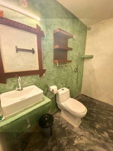 Hotel Chique Shanti Resort