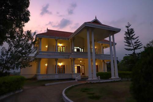 Villa Tvj White House