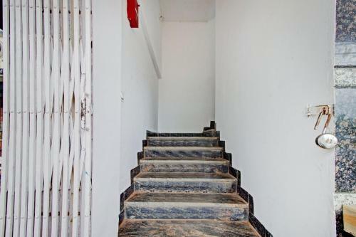 Hotel Oyo Flagship 81436 Palace Lodge