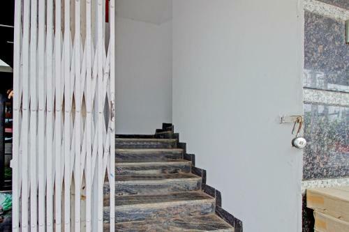 Hotel Oyo Flagship 81436 Palace Lodge