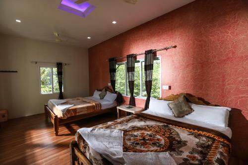 Hotel The Midway Jungle Resort