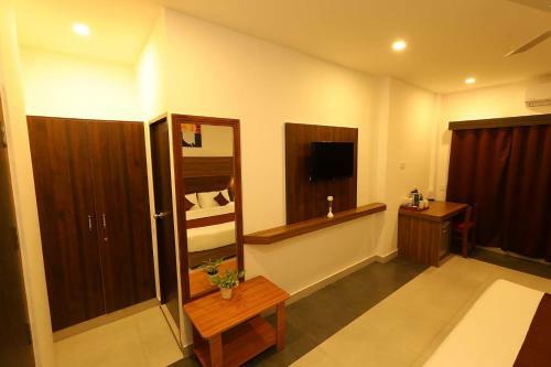 Hotel La Serene Mattannur