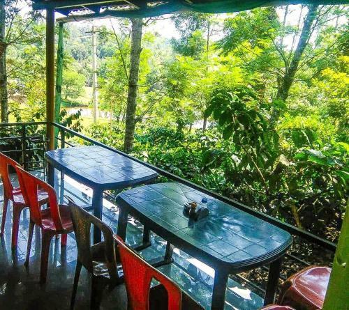 Hostal Riverside - Hidden Valley