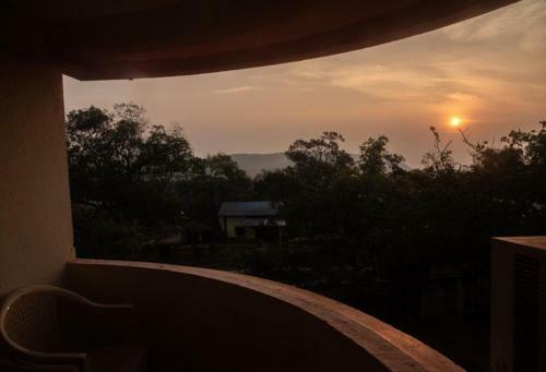 Hotel New Rangoli Retreat