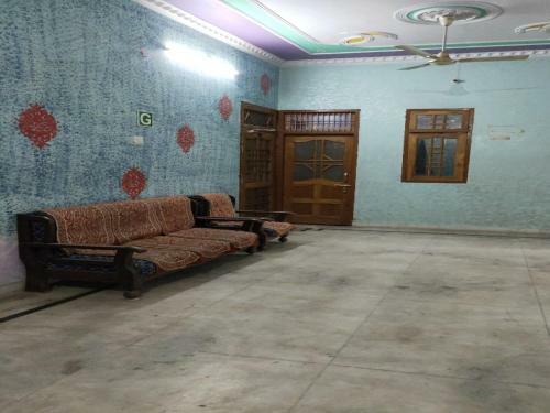 Hotel Oyo 80780 Gaurav Inn