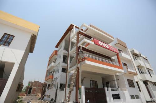 Hotel Collection O 39716 Sarovar Inn