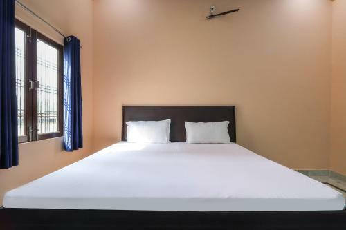 Spot On 48572 Hotel Lucknow Inn