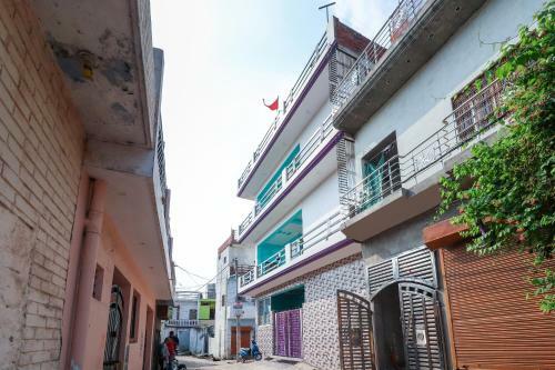 Spot On 48572 Hotel Lucknow Inn
