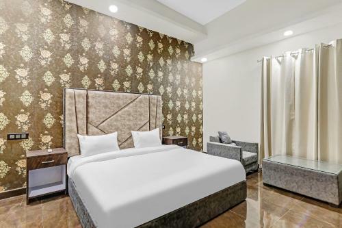 Hotel Capital O 85385 Sn Sky Awadh