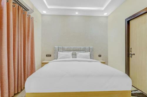 Hotel Capital O 85385 Sn Sky Awadh