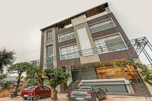 Hotel Capital O 85385 Sn Sky Awadh