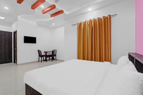 Hotel Capital O 85097 Lotus International