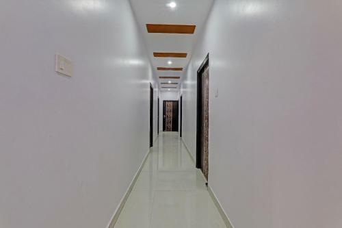 Hotel Capital O 85097 Lotus International