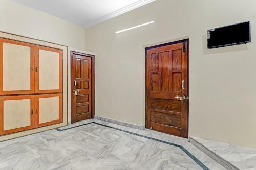 Hotel Oyo Flagship 86288 Amrit Palace