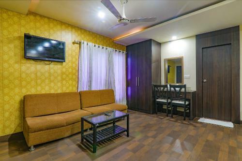 Fabhotel Silver Grand By Shelter