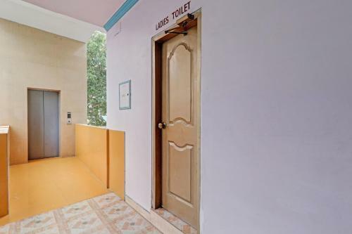 Hotel Capital O 86046 Uday Raj Lawn