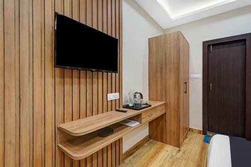 Hotel Townhouse Oak Olive Crown