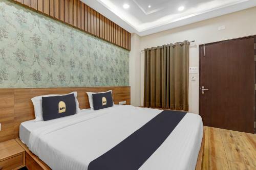 Hotel Townhouse Oak Olive Crown
