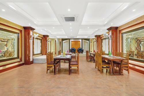 Hotel Townhouse Oak Olive Crown