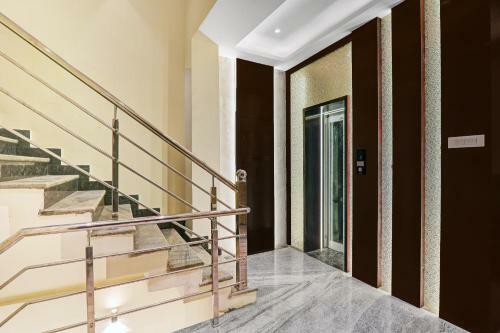 Hotel Townhouse Oak Olive Crown