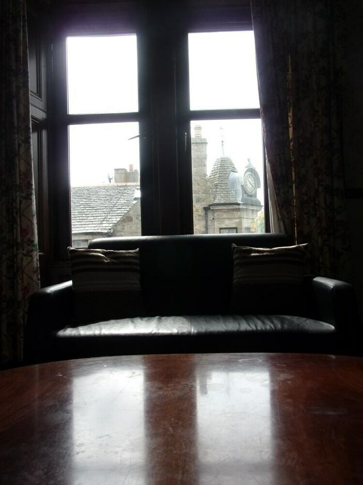 Richmond Arms Hotel