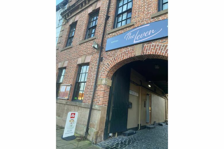 Hotel Oyo The Leven