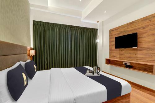 Hotel Townhouse Oak 85944 Pratham Inn