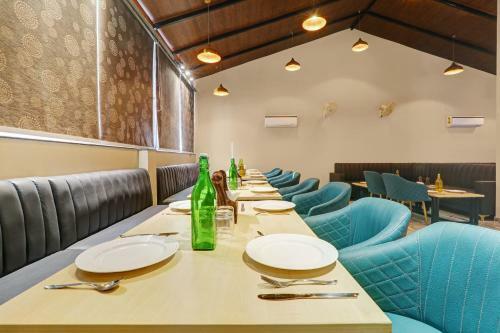 Hotel Townhouse Oak 85944 Pratham Inn