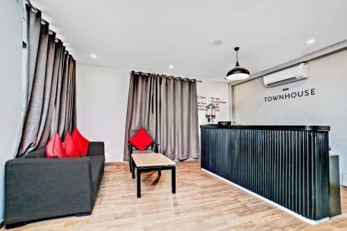 Hotel Oyo Townhouse 053 Patrakar Puram