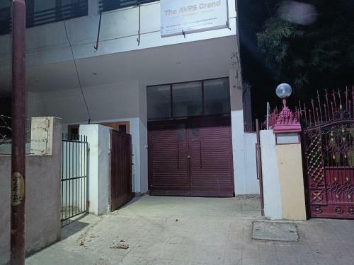 Hotel The Avps Grand