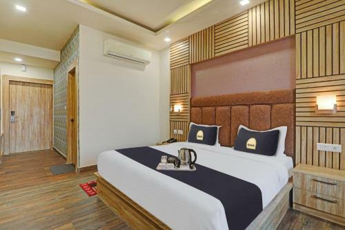 Hotel Townhouse Oak Paras Inn