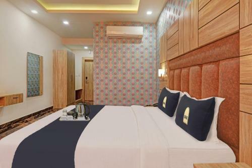 Hotel Townhouse Oak Paras Inn