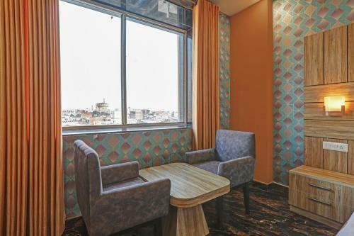 Hotel Townhouse Oak Paras Inn