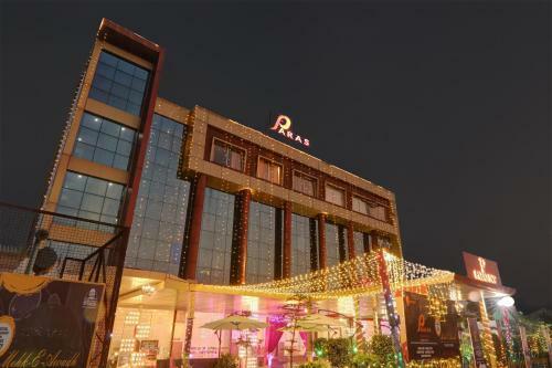 Hotel Townhouse Oak Paras Inn