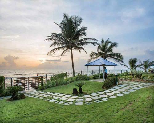 Bed & Breakfast Room In A Beach House