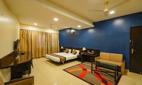 Fabhotel Sapphire