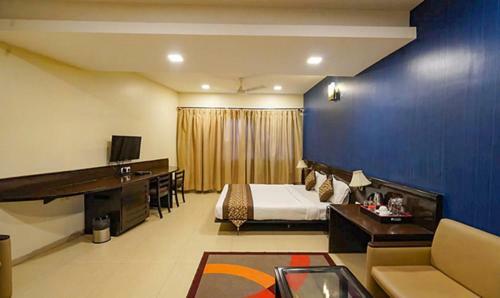 Fabhotel Sapphire