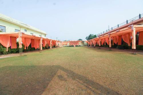 Hotel Oyo 65566 Mukund Dham